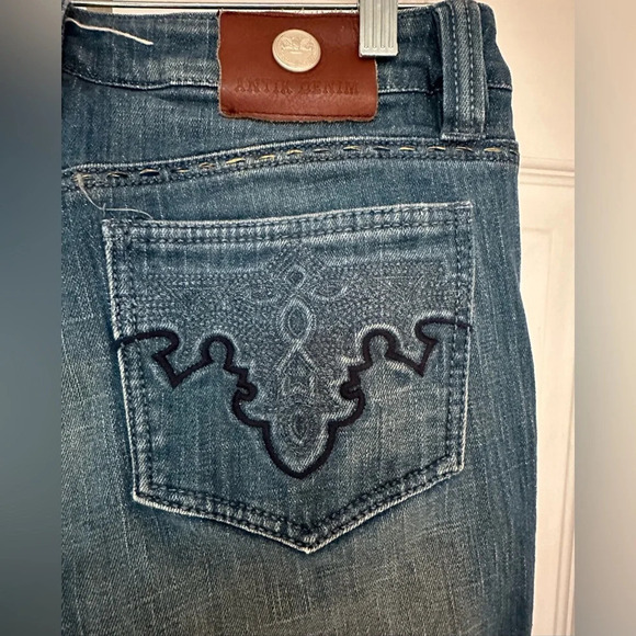 ANTIK DENIM ~ Low rise medium wash distressed straight leg jeans size 31 - Picture 5 of 9